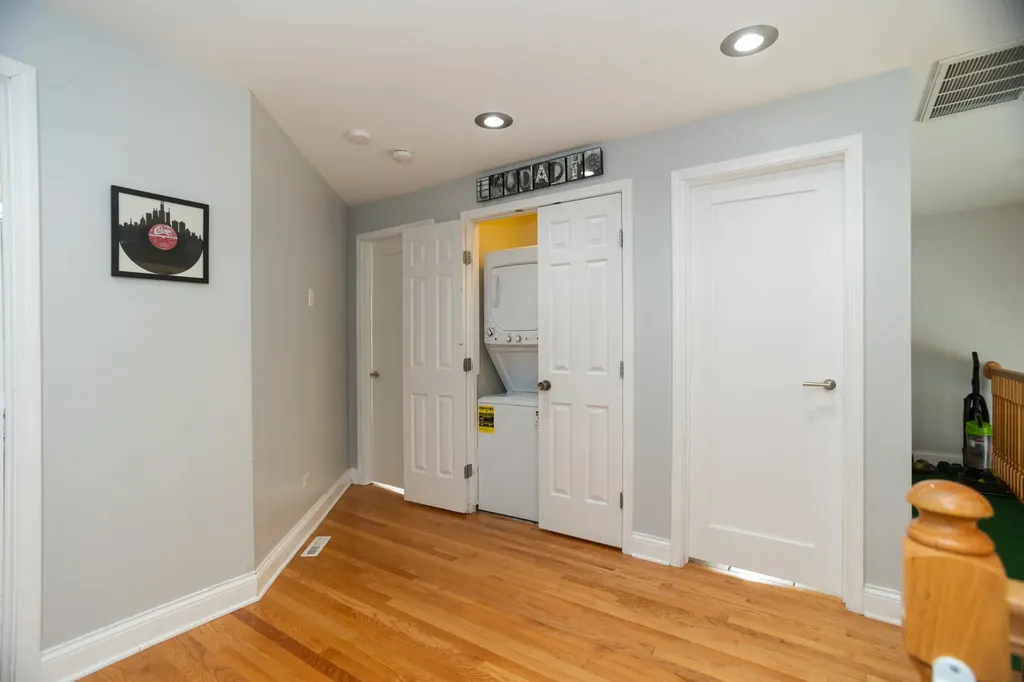 5707 North Rockwell Street Chicago IL 60659