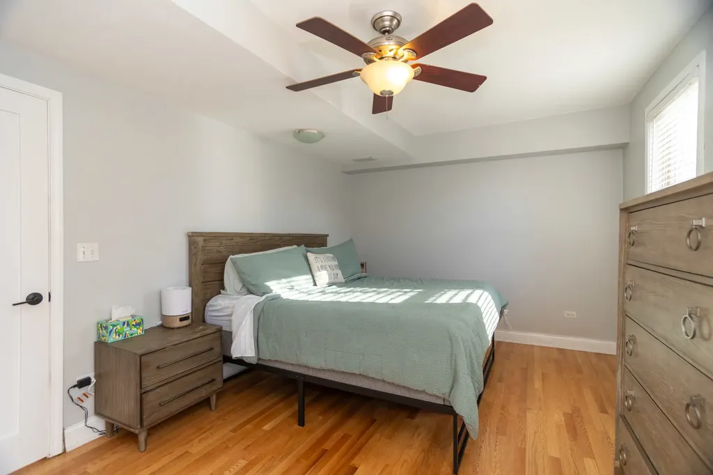 5707 North Rockwell Street Chicago IL 60659