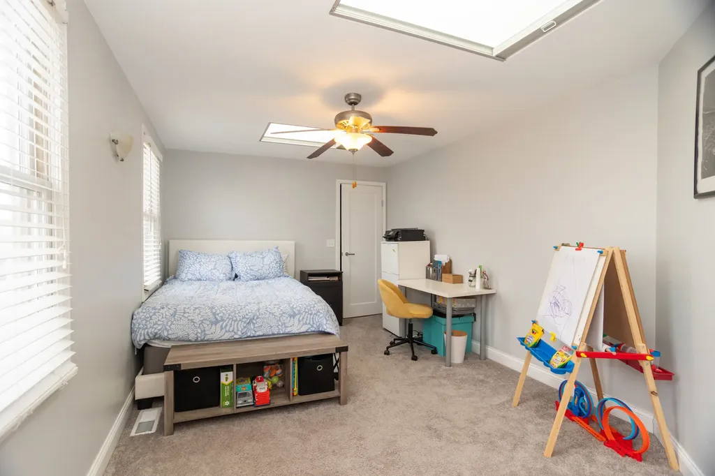 5707 North Rockwell Street Chicago IL 60659