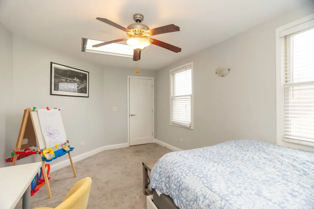 5707 North Rockwell Street Chicago IL 60659