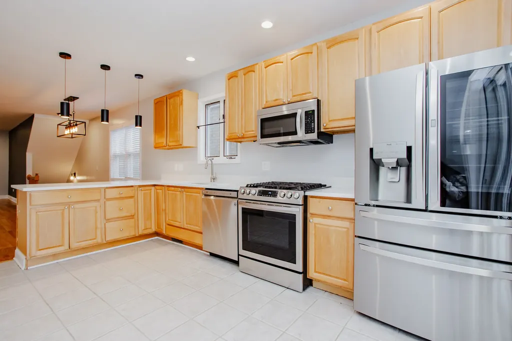 5707 North Rockwell Street Chicago IL 60659