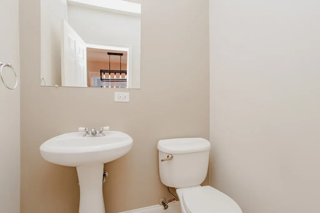 5707 North Rockwell Street Chicago IL 60659