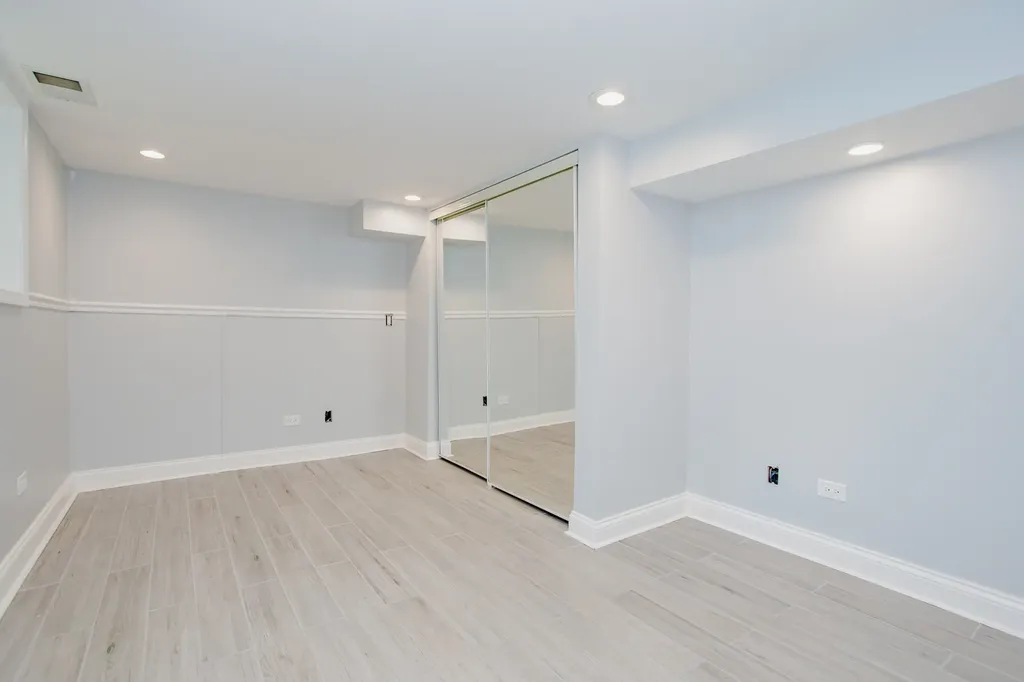 5707 North Rockwell Street Chicago IL 60659