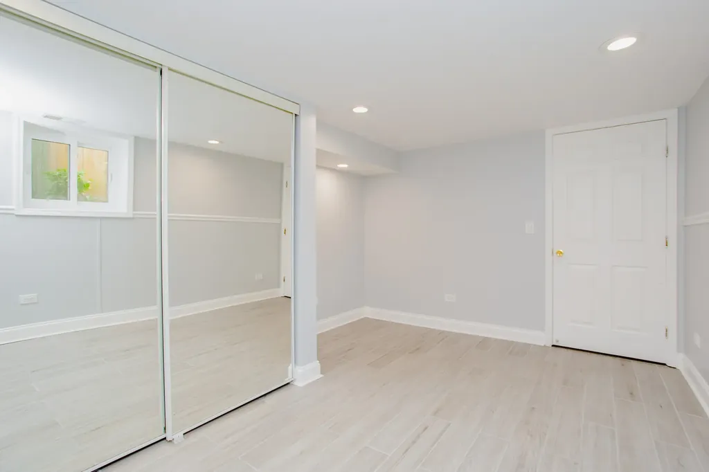 5707 North Rockwell Street Chicago IL 60659