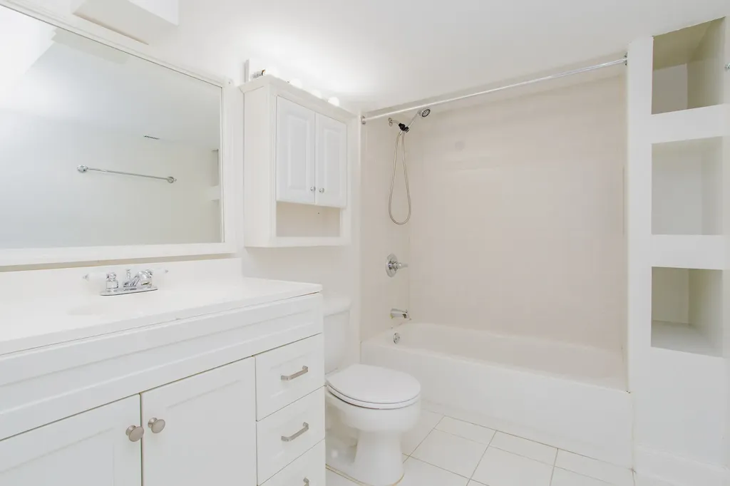 5707 North Rockwell Street Chicago IL 60659