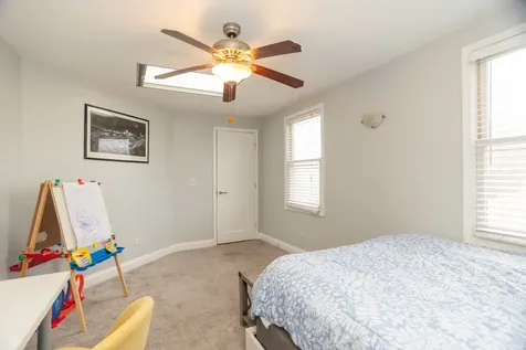 5707 North Rockwell Street Chicago IL 60659