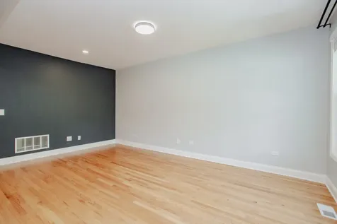 5707 North Rockwell Street Chicago IL 60659