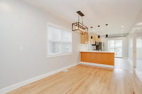 5707 North Rockwell Street Chicago IL 60659