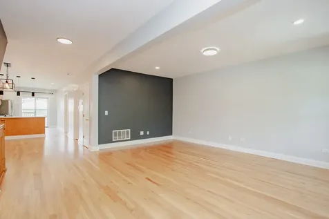 5707 North Rockwell Street Chicago IL 60659