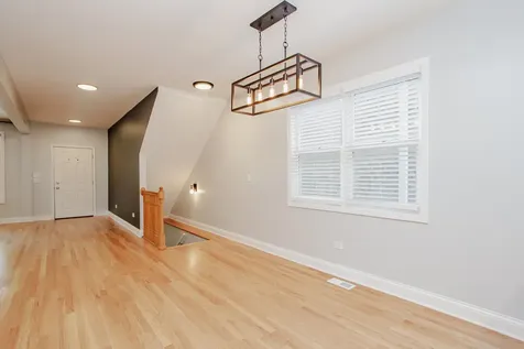 5707 North Rockwell Street Chicago IL 60659