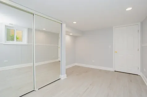 5707 North Rockwell Street Chicago IL 60659