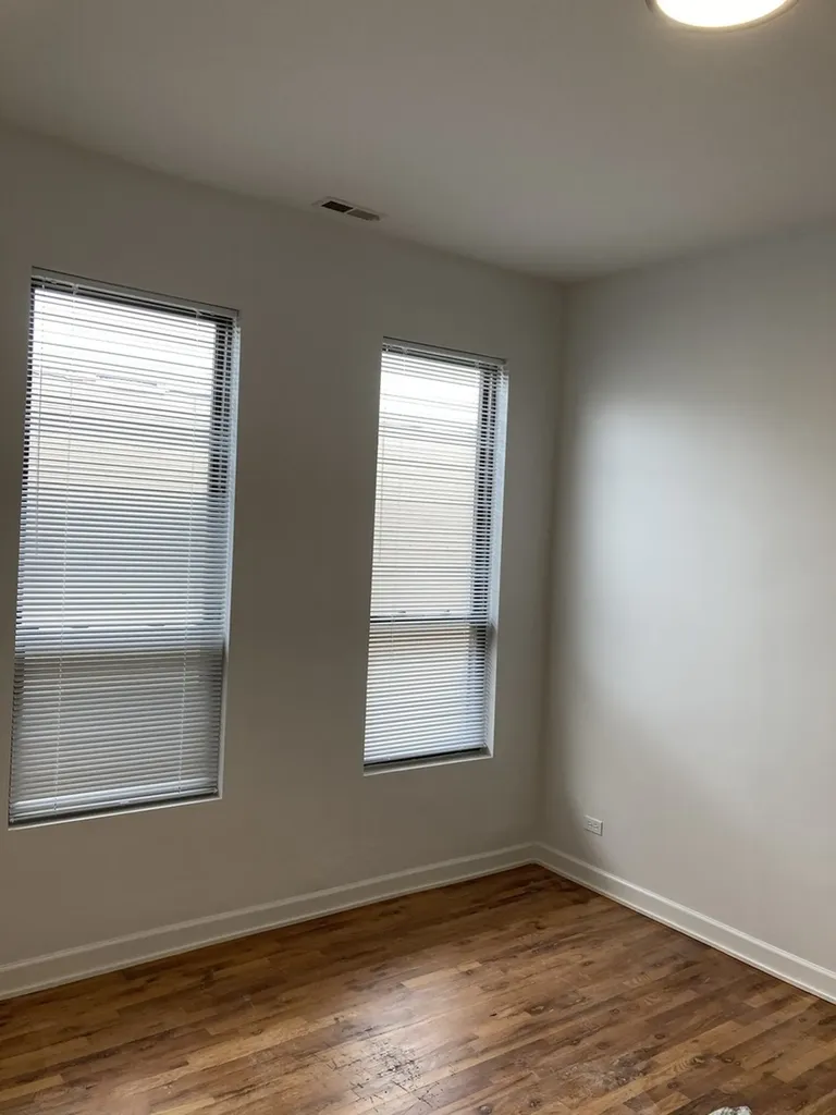 4041 South Calumet Avenue Chicago IL 60653
