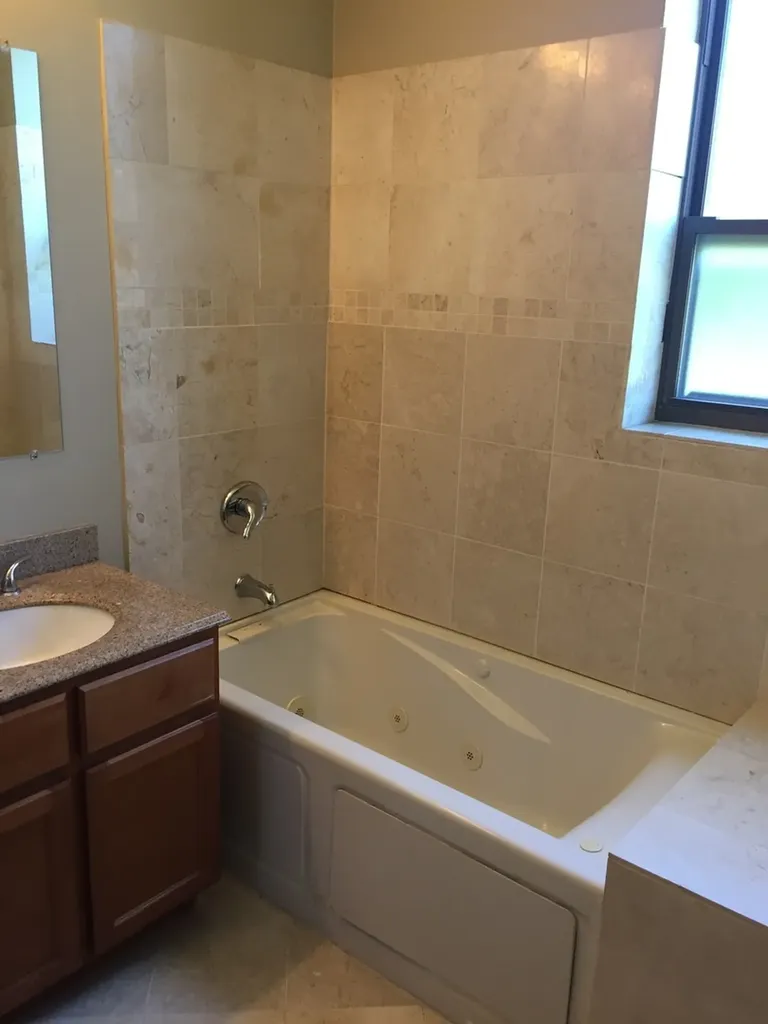 4041 South Calumet Avenue Chicago IL 60653