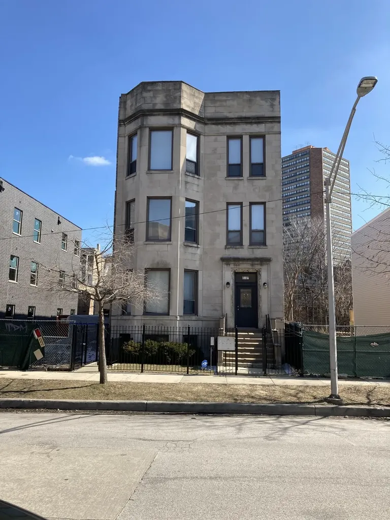 4041 South Calumet Avenue Chicago IL 60653