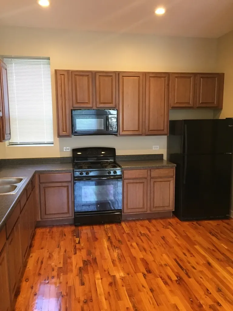 4041 South Calumet Avenue Chicago IL 60653
