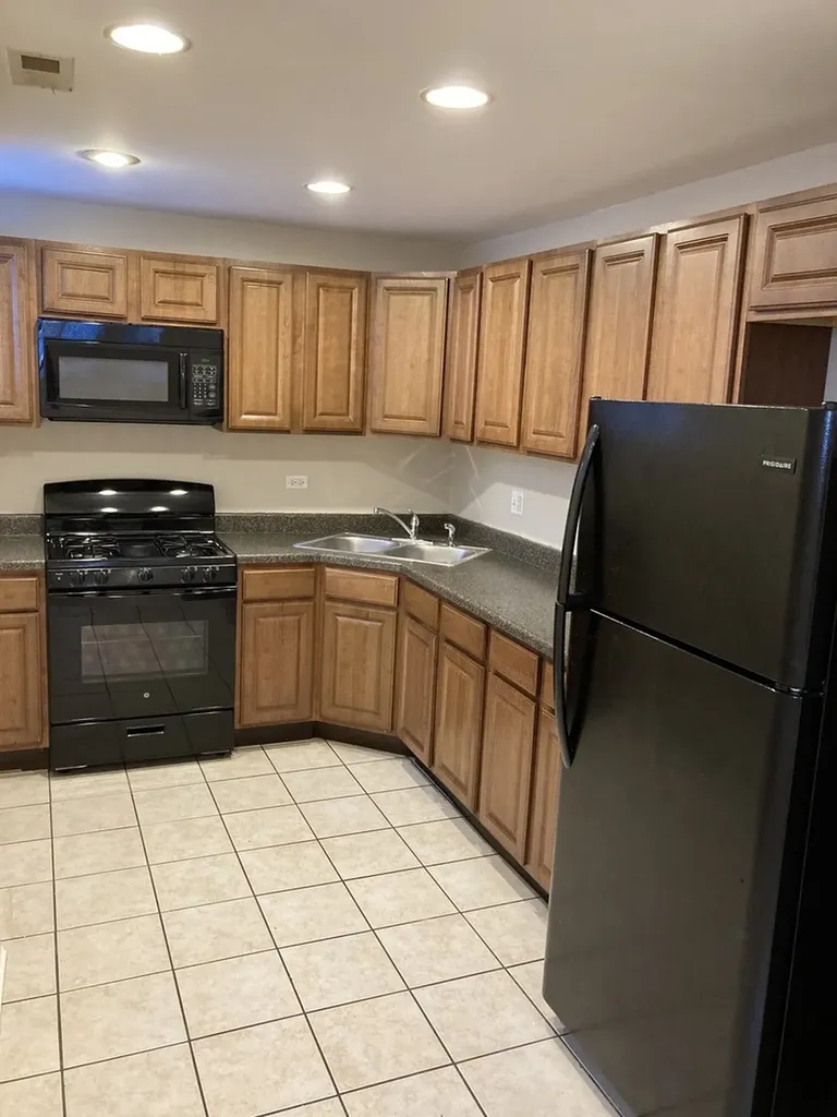 4041 South Calumet Avenue Chicago IL 60653