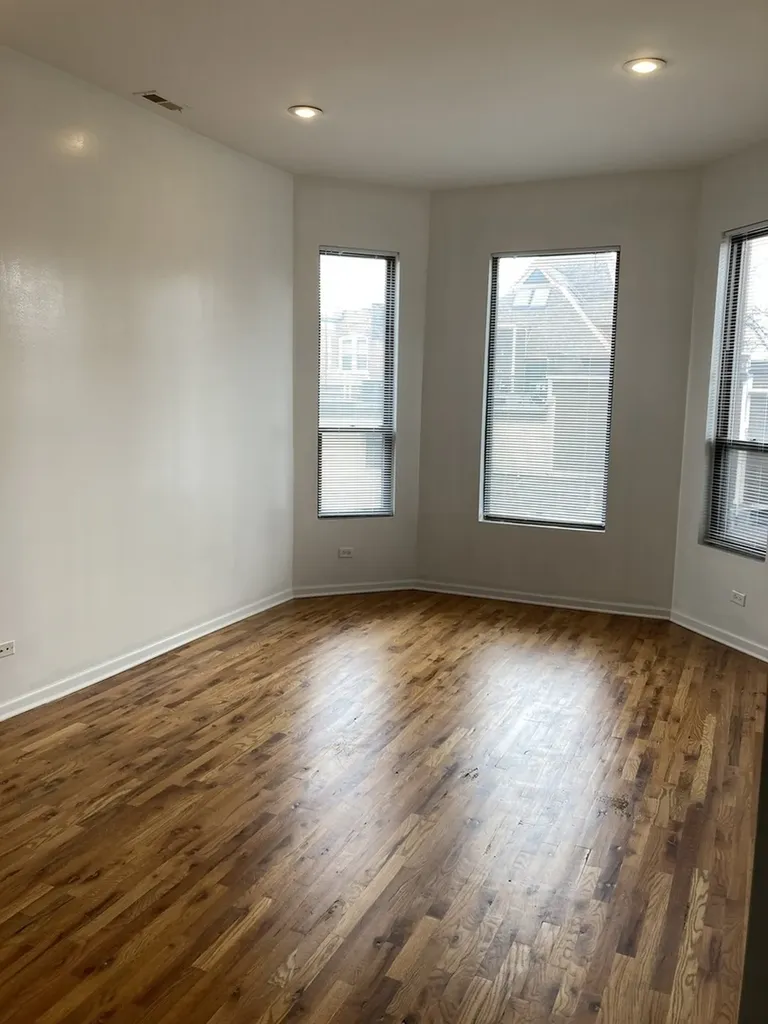 4041 South Calumet Avenue Chicago IL 60653