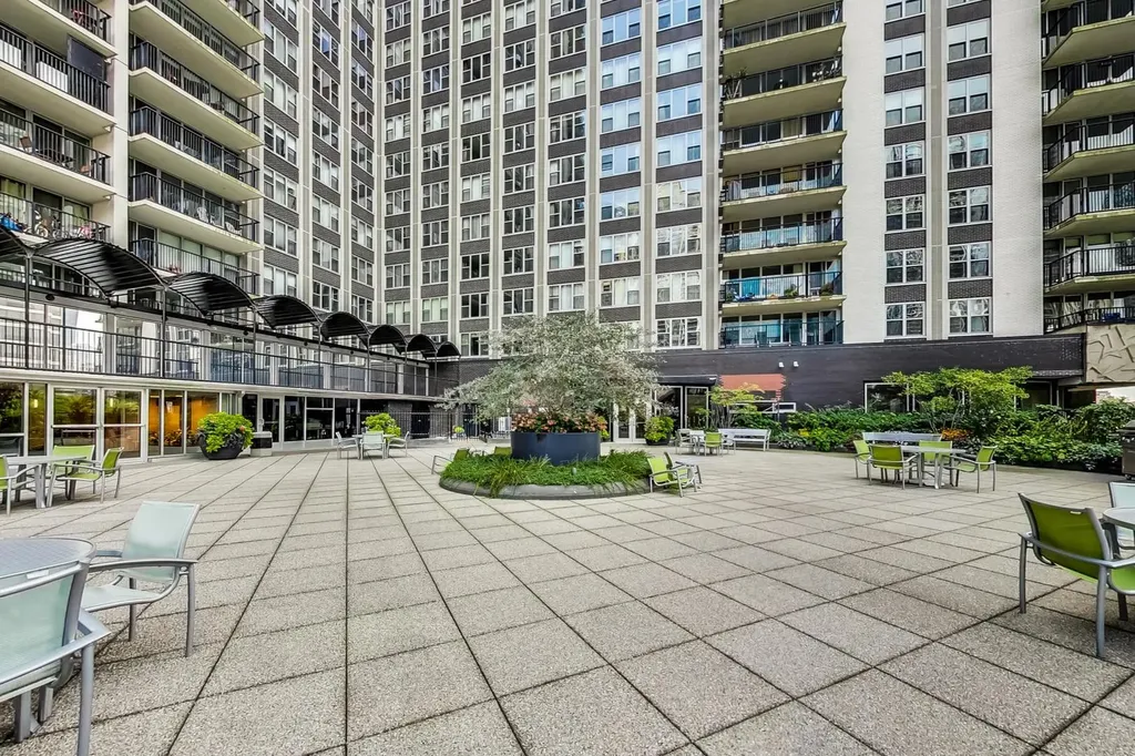 400 East Randolph Street Chicago IL 60601