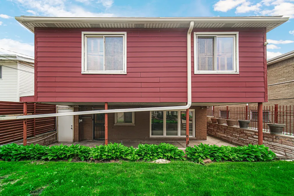 9238 South Constance Avenue Chicago IL 60617