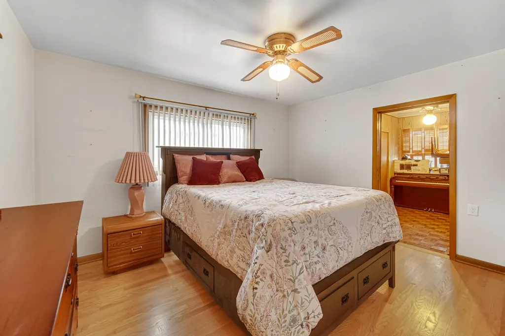 9238 South Constance Avenue Chicago IL 60617
