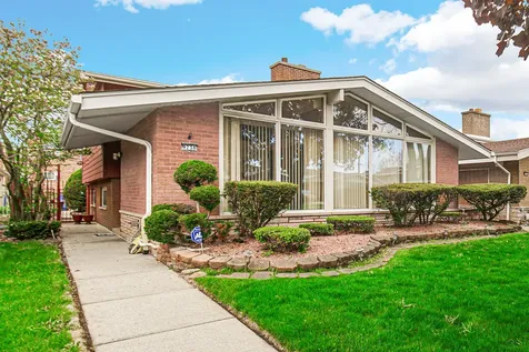 9238 South Constance Avenue Chicago IL 60617
