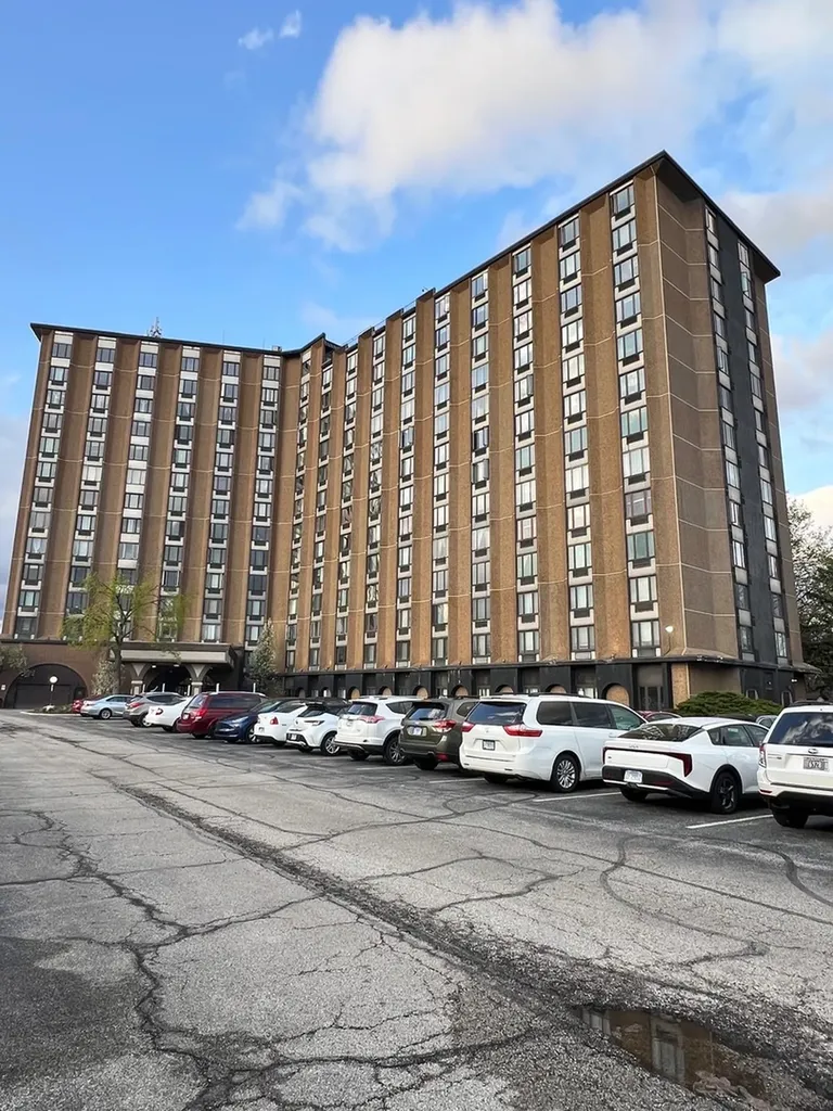 1 Renaissance Place Palatine IL 60067