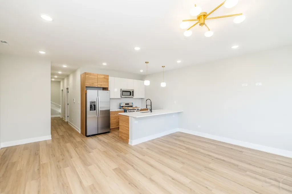 6220 South King Drive Chicago IL 60637