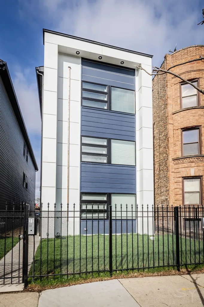 6220 South King Drive Chicago IL 60637