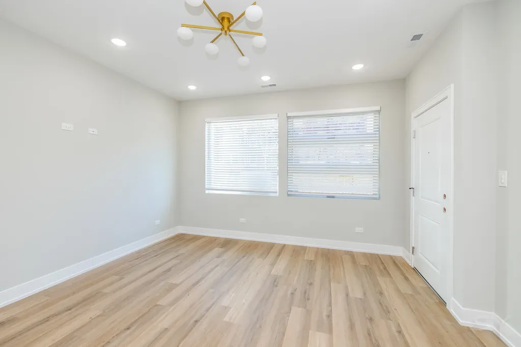 6220 South King Drive Chicago IL 60637