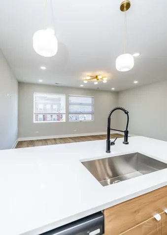 6220 South King Drive Chicago IL 60637