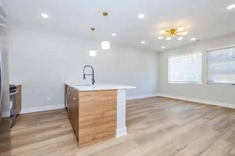 6220 South King Drive Chicago IL 60637