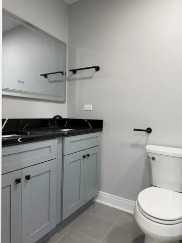 732 North Pine Avenue Chicago IL 60644