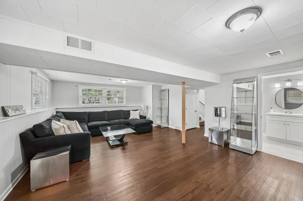 413 Tupelo Avenue Naperville IL 60540