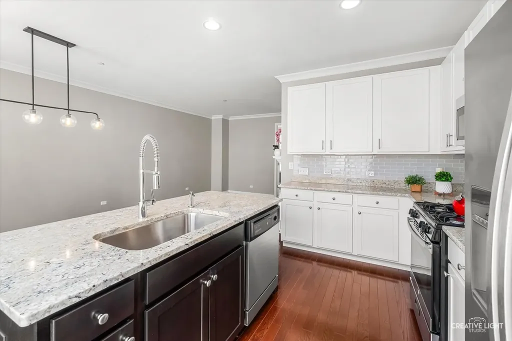 305 Lexington Lane Rolling Meadows IL 60008