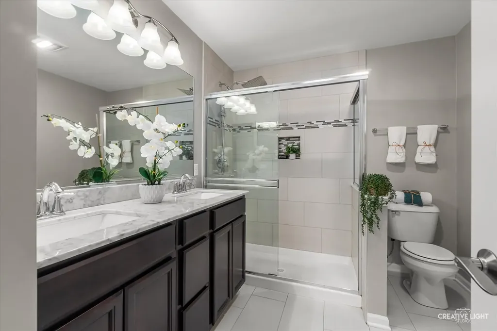 305 Lexington Lane Rolling Meadows IL 60008
