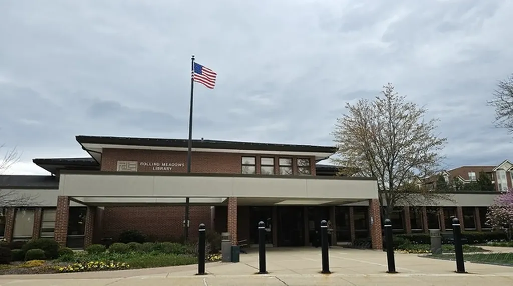 305 Lexington Lane Rolling Meadows IL 60008
