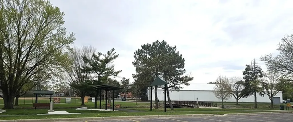 305 Lexington Lane Rolling Meadows IL 60008
