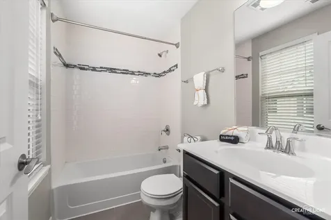 305 Lexington Lane Rolling Meadows IL 60008