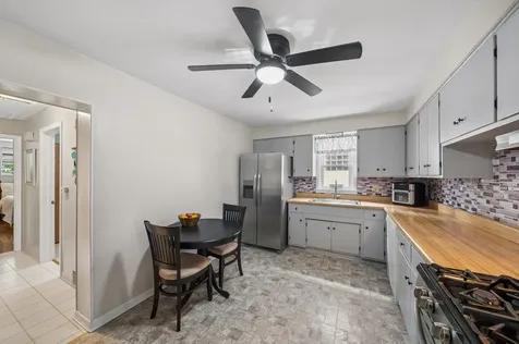 2534 Maple Street River Grove IL 60171