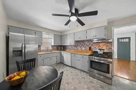 2534 Maple Street River Grove IL 60171
