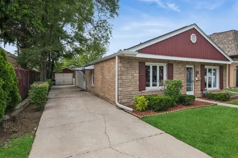 2534 Maple Street River Grove IL 60171