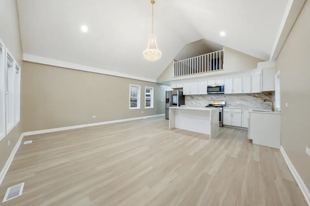 2226 West 51st Street Chicago IL 60609
