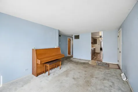 16323 Paulina Street Markham IL 60428