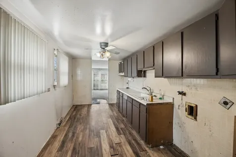 16323 Paulina Street Markham IL 60428