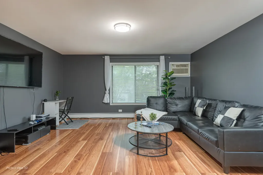 370 Echo Lane Aurora IL 60504
