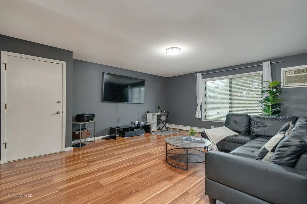370 Echo Lane Aurora IL 60504