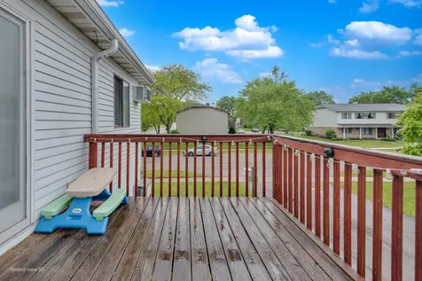 370 Echo Lane Aurora IL 60504