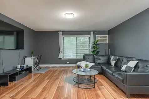 370 Echo Lane Aurora IL 60504