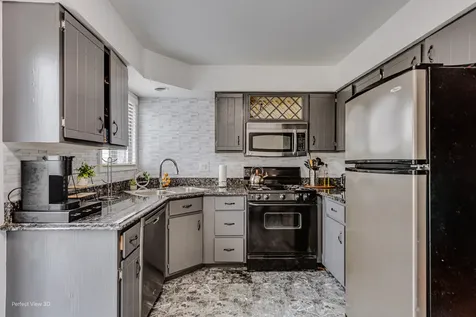 370 Echo Lane Aurora IL 60504