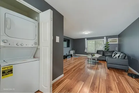 370 Echo Lane Aurora IL 60504